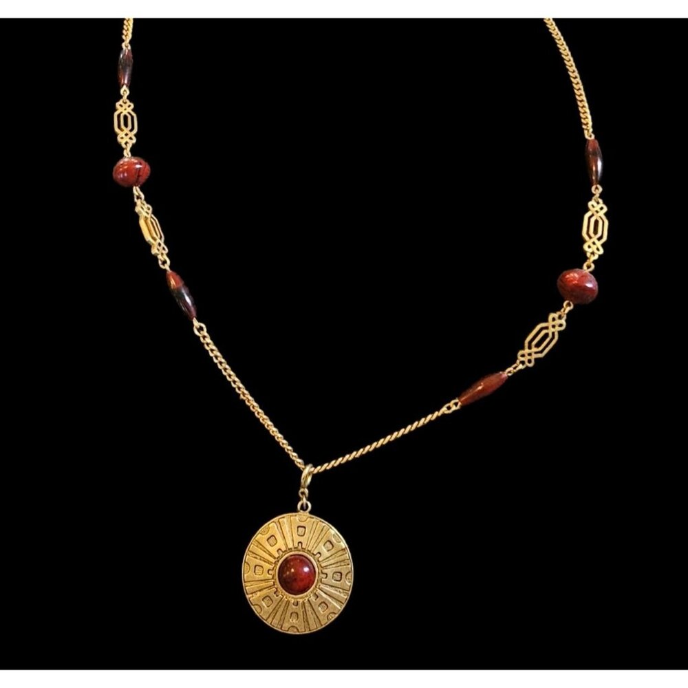 VTG Sarah Coventry Safari Medallion Pendant Necklace Matte Gold Tone 70s Long
